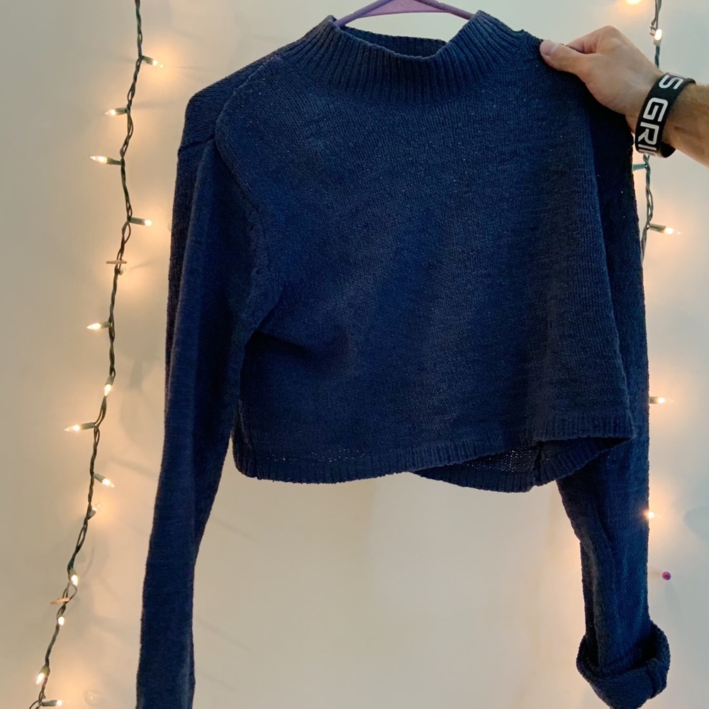 Cropped navy blue turtleneck